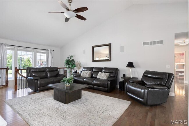 Photo - 437 Marbleton Cir