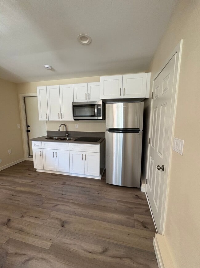 Building Photo - Brand New ADU – Beautiful 1-Bedroom, 1-Bath Rental
