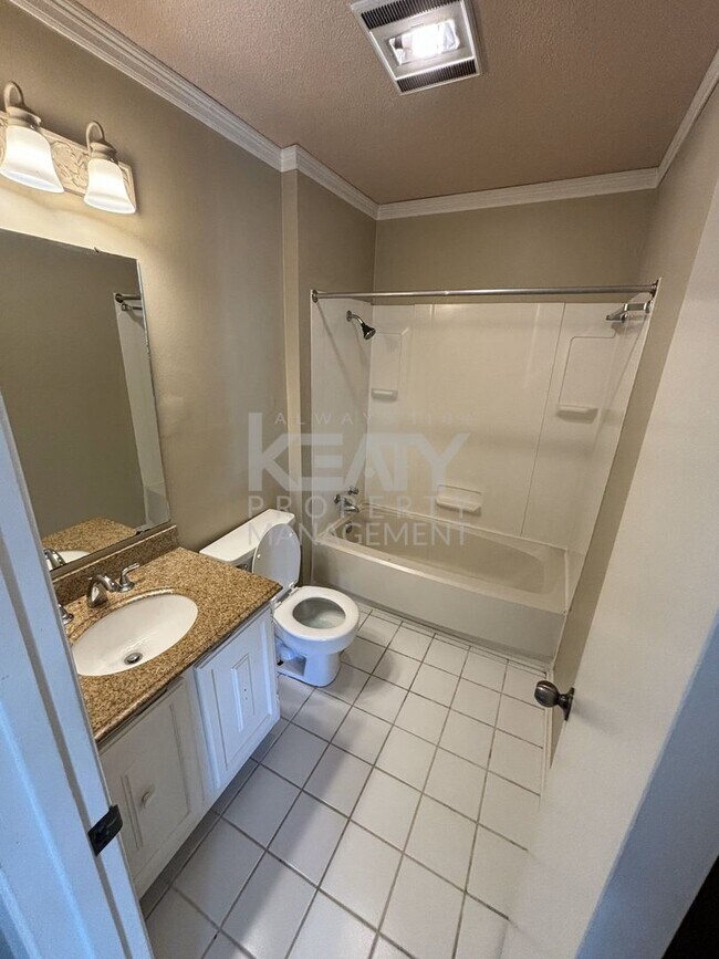 Photo - 307 Cougar Ridge Unit 1