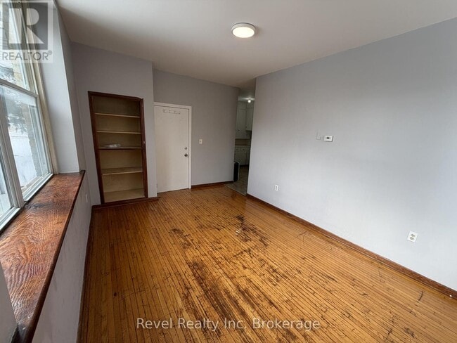 Photo - 571 Ontario St Unité 1