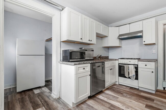 Photo - 630 Centre St Unit 1F