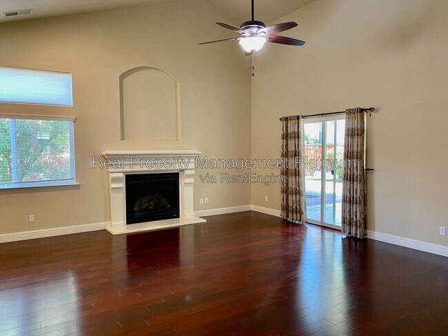 Photo - 8616 N Garden Ave