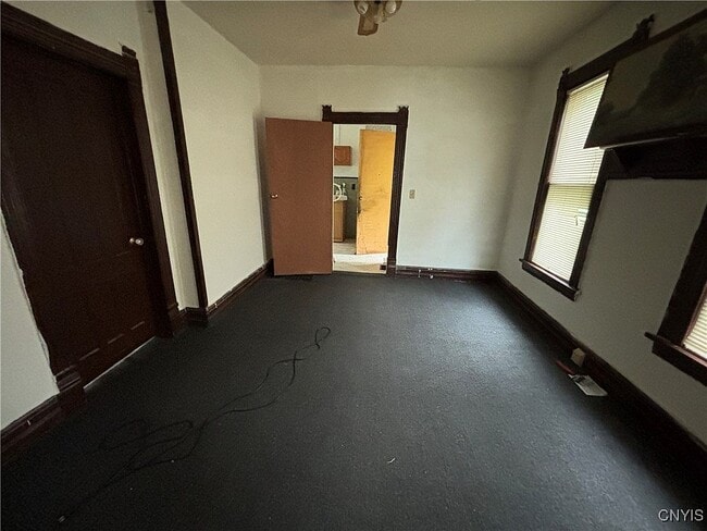 Photo - 304 Hartson St