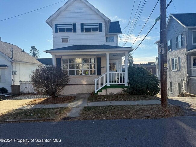 Building Photo - 1413 Swetland St