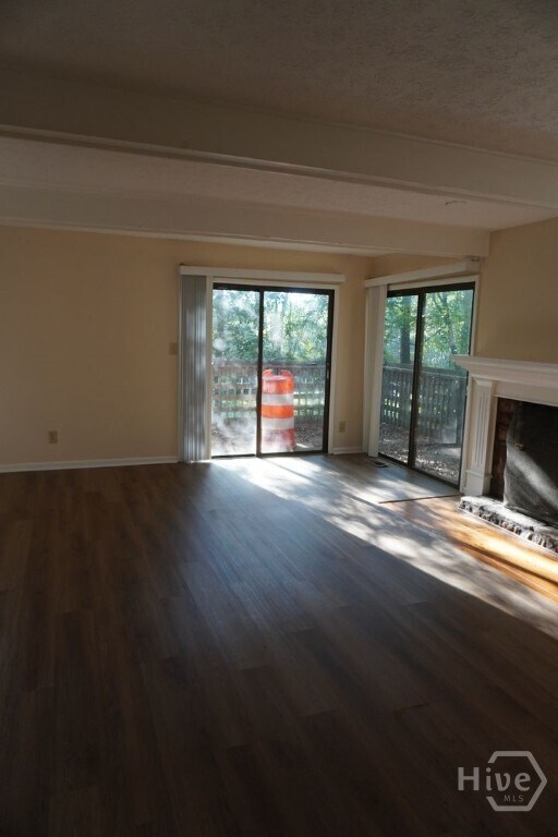 Photo - 195 Woodstone Dr