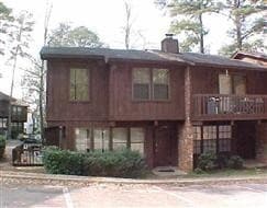 Photo - 3 Bedroom, 2.5 Bath off of Mission Road! Available August 2026!