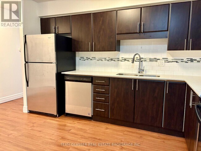 Photo - 675 RICHMOND St Unit 104