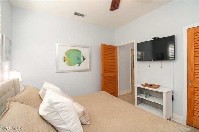 Photo - 4853 Hampshire Ct Unit 107