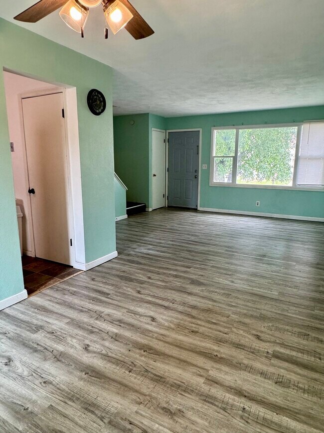 629 W 64th St