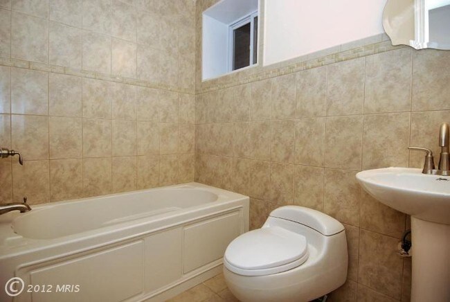 Photo - 212 P St NW Unidad #B