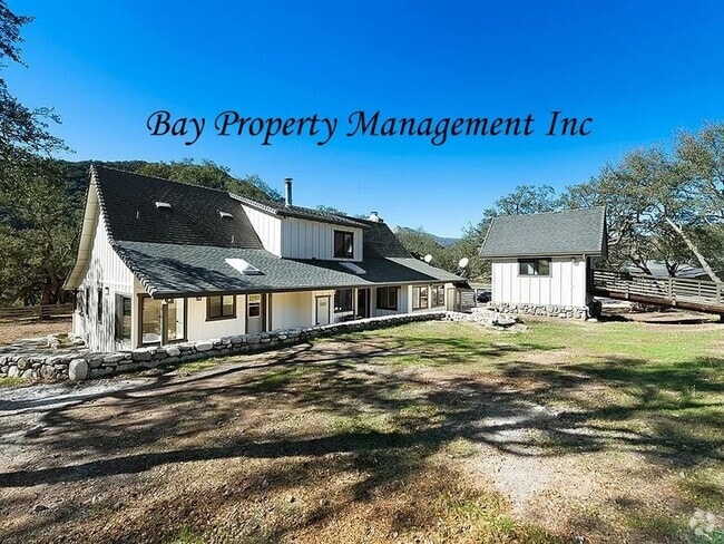 Building Photo - Breathtaking Views from this horse propert... Rental