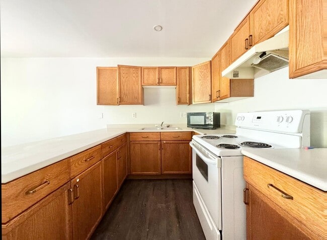 Photo - 59 Queenston St Unit B