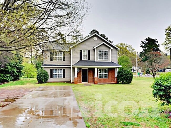 Building Photo - 1204 Thompson Ave