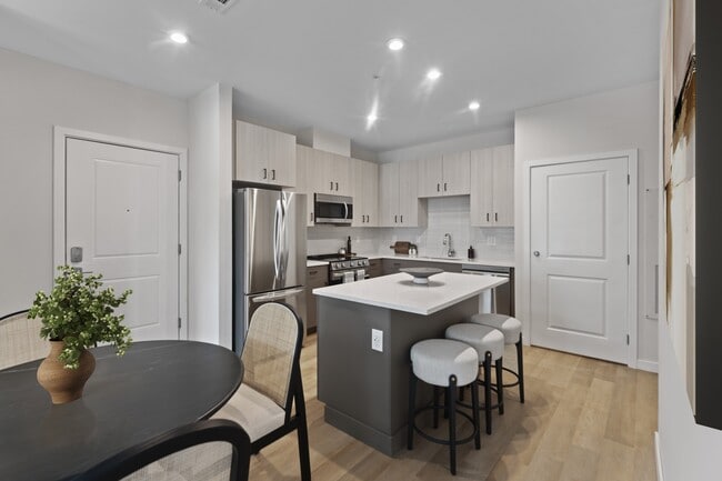 Building Photo - Alta Oak and Pine Rental
