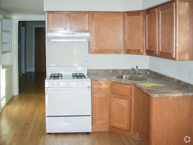Building Photo - 2318 N Southport Ave Unit 2318-1R Rental