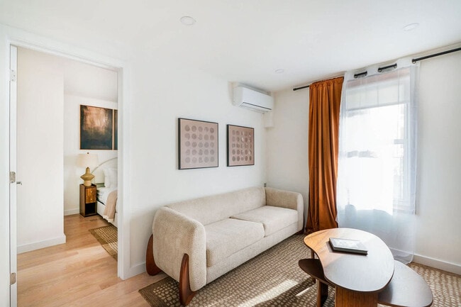 Photo - 335 E 22nd St Unidad ID1375250P