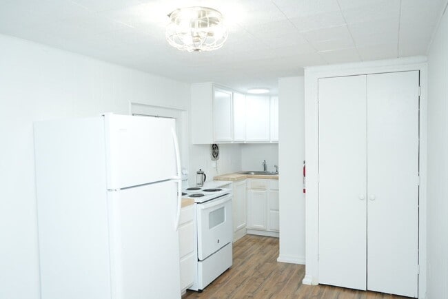 Photo - 107 Bollingwood Rd Unit Cottage