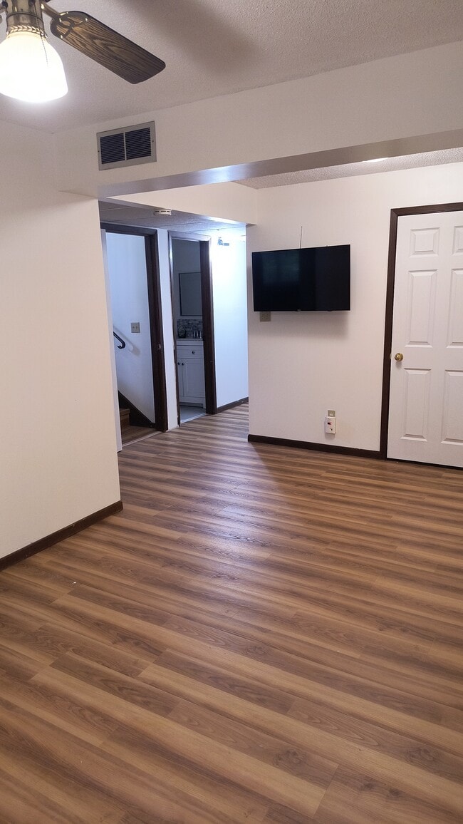 Photo - 7849 Rimbley Rd
