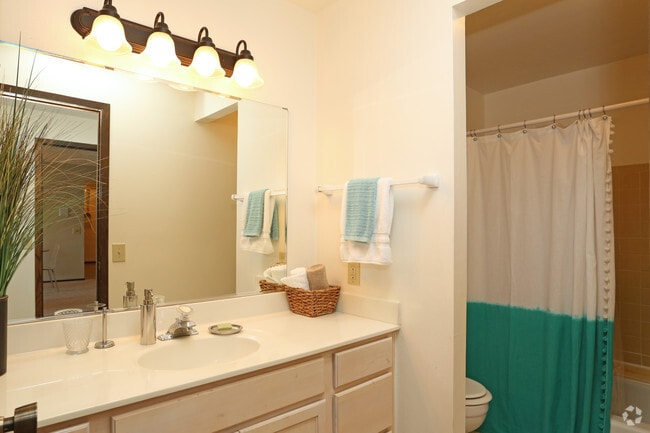 2BR, 2BA - Bellagio
