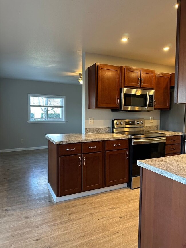 Photo - Updated House on 1/2 an Acre Near Spongs Landing Park! Pet Friendly!
