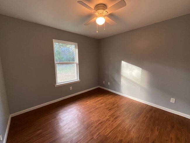 Photo - Adorable 2/1 in Great Location with Lawn Maintenance Included