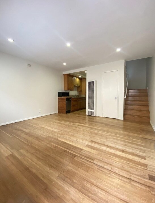 Photo - 4032 Monroe St