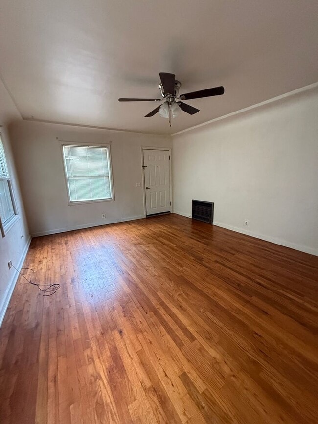 Photo - Very Large 1 Bedroom 1 Bathroom Home Available Now