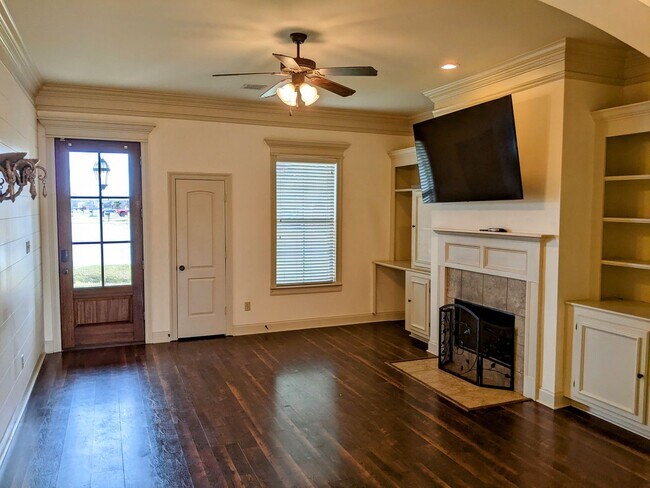 Photo - Live the Life in Legend Creek!!!