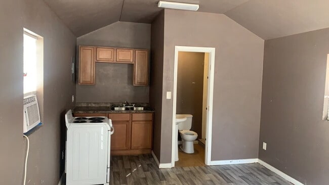 Photo - Cheap 1 bed tiny home available for Rent i...