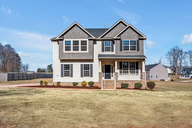 Spacious 4BR House in Graham NC - Spacious 4BR House in Graham NC