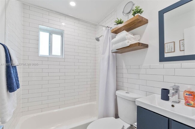 Photo - 260 NE 46th St