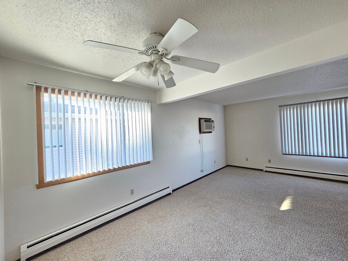 Photo - 643 2nd Ave E Unit Rsd Mgr