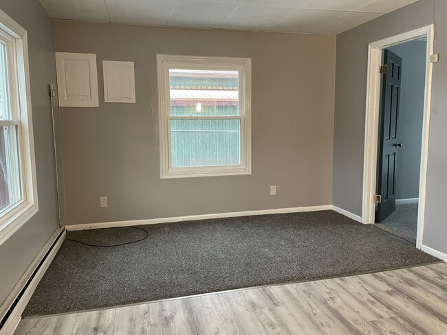 Building Photo - 908 West Ave Unit Apt 5