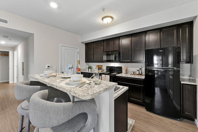 Building Photo - Rosewood Village Rental