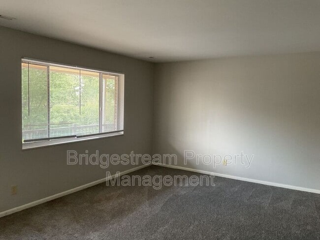 Photo - 7837 N Main St