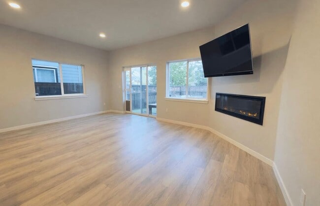Photo - 8313 NE 134th Pl