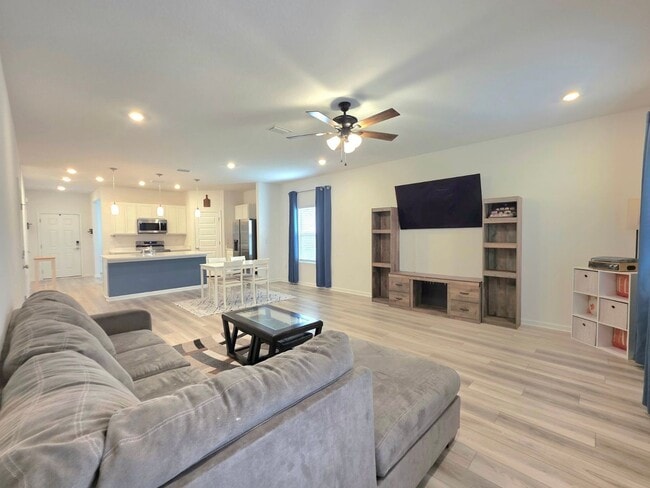 Photo - Beautifully maintained 3/2 home with Flex Room in the Sagewood community