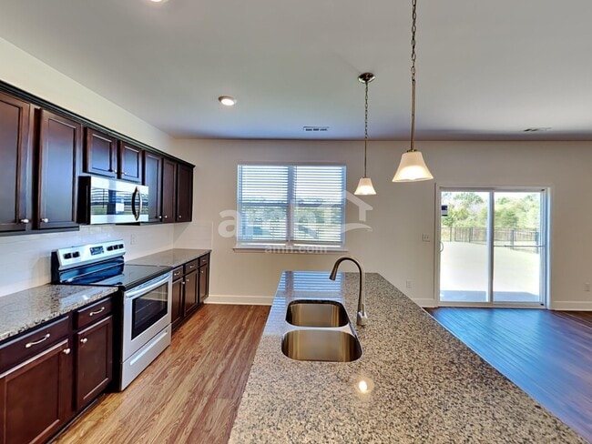 Photo - 404 Bluewater Dr