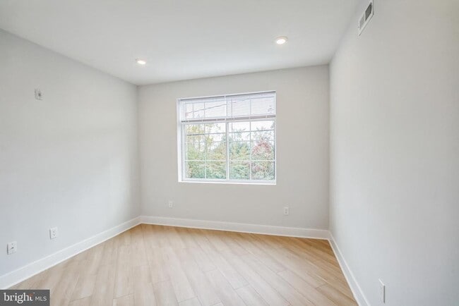 Photo - 646 N 32nd St Unit 1