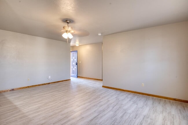 Photo - 303 Kimberly Ln