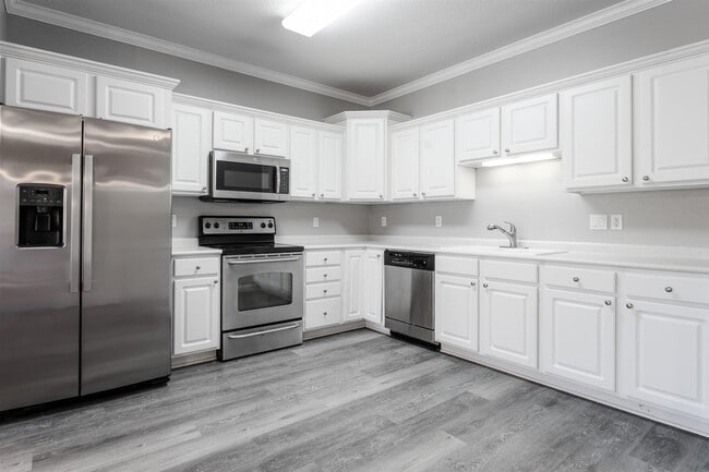 Building Photo - Diamond Brooke Rental