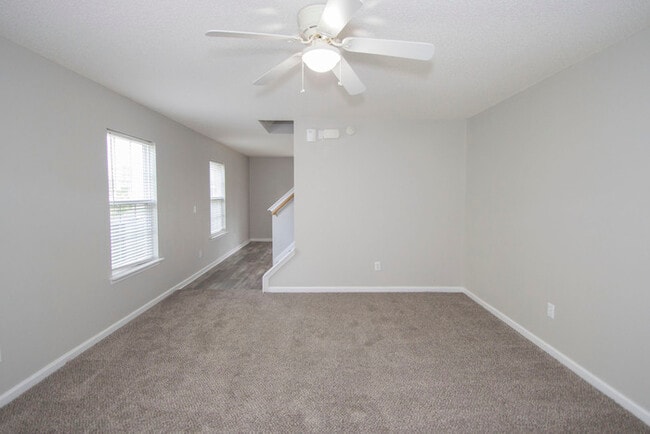 Photo - 609 Green Pasture Ct