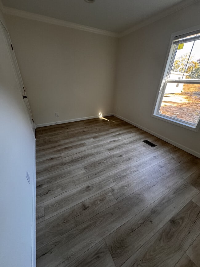 Photo - 121 Waccamaw Ln