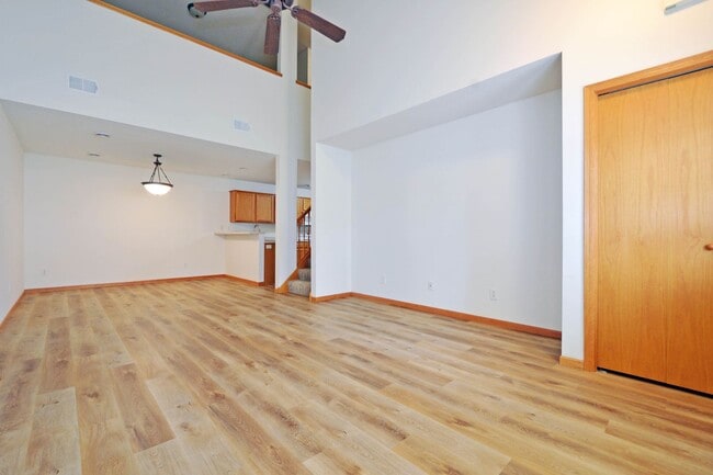 Photo - 17081 Eagleview Way