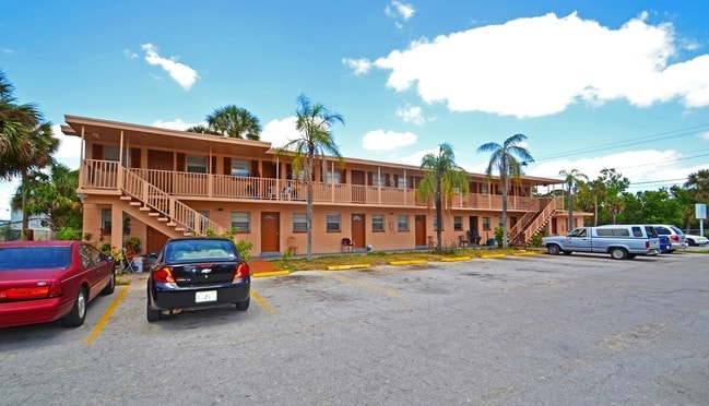 Dolphin Apartments - Dolphin Apartments