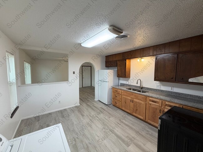 Photo - Newly Renovated 2 bedroom 1 bathroom