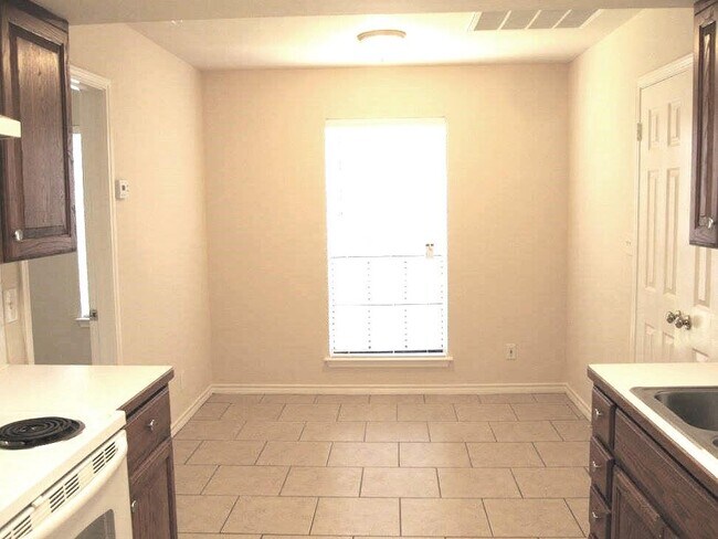 Photo - 8811 Clearbrook Trail