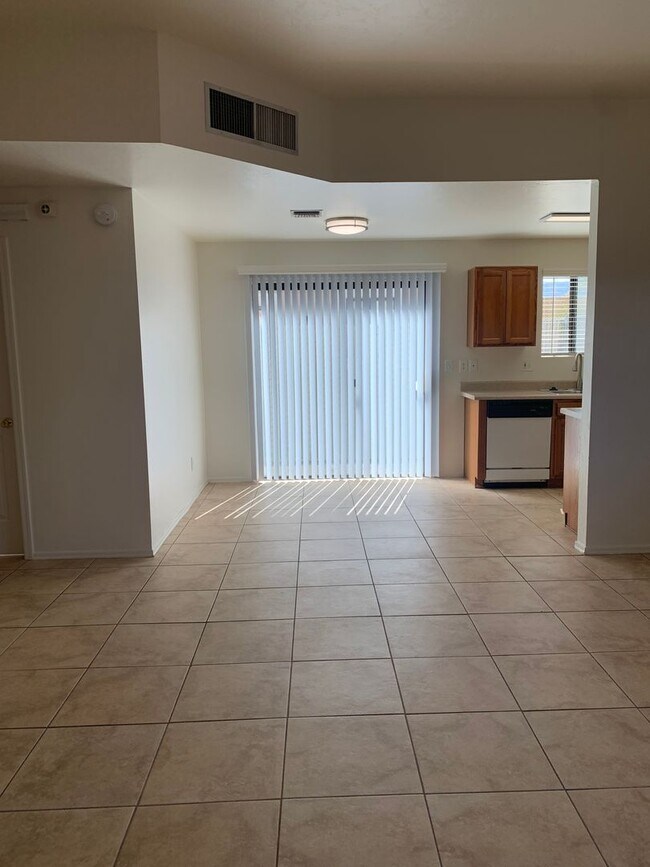 9110 E Esperanza Dr