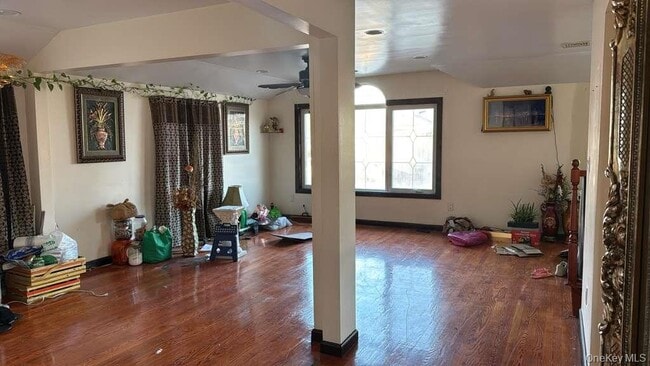 Photo - 85-18 241st St