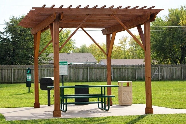 PORTER COMMONS